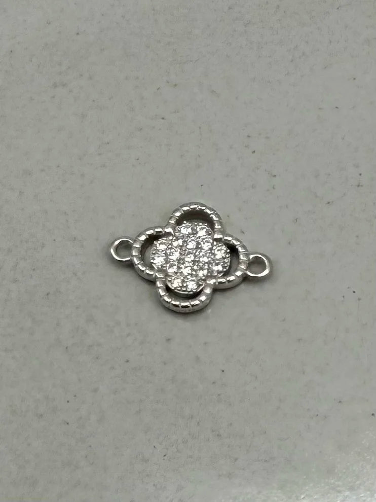 Double Clover Connector