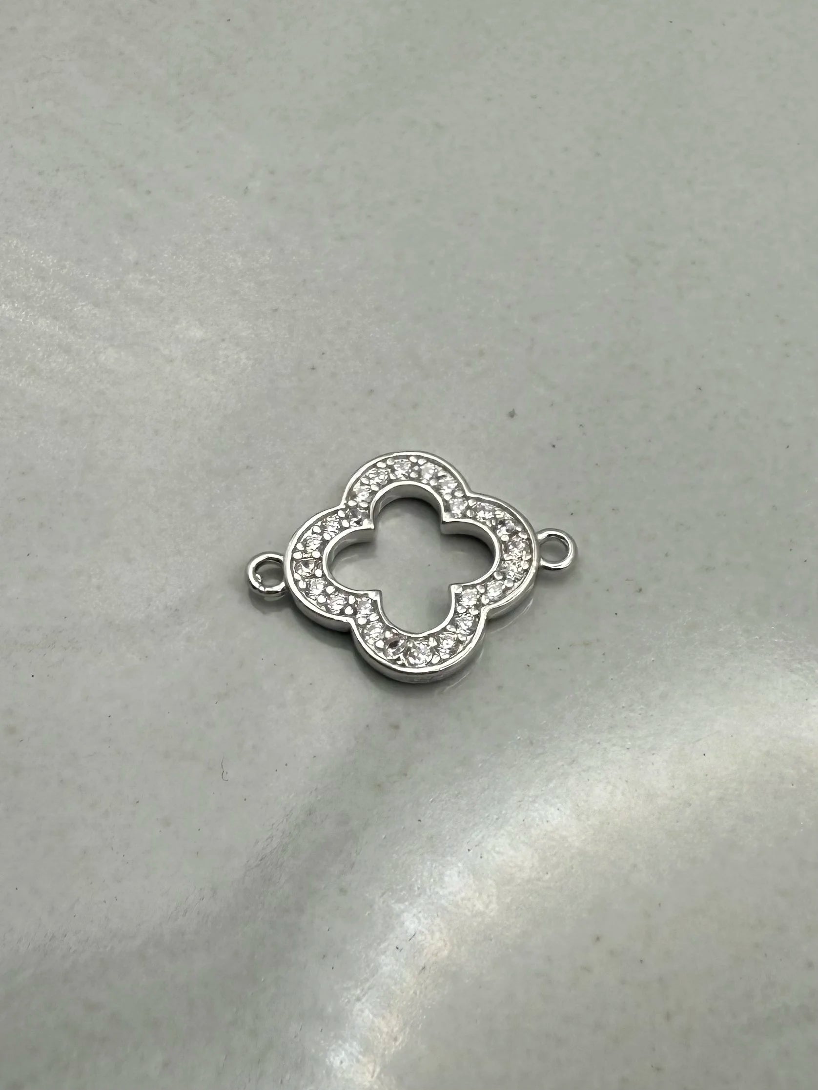Open Clover Connector